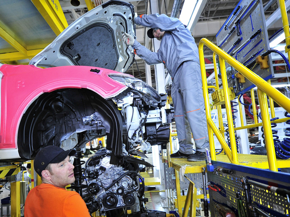 Производство легковых автомобилей в РФ в январе-июле снизилось на 0,7%