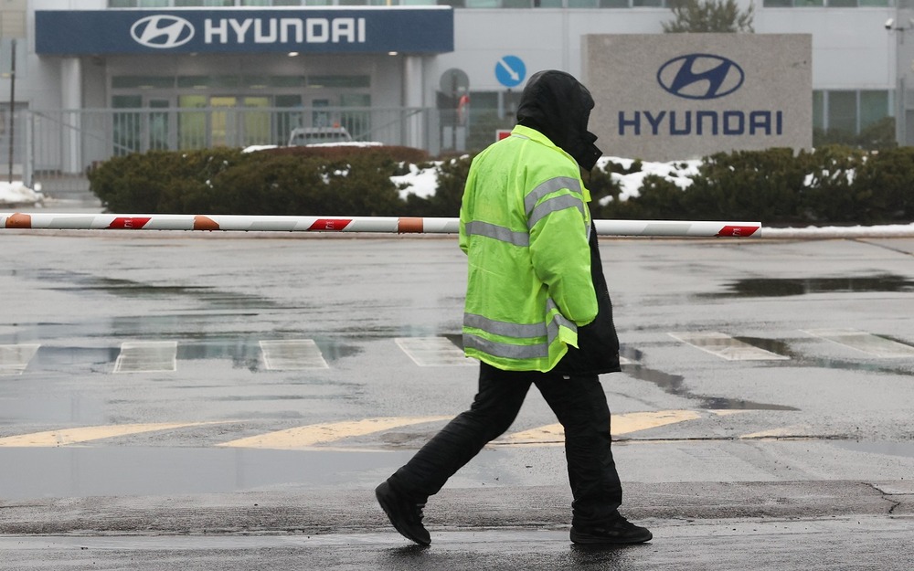 Крупный автозавод в России меняет владельца: что это значит для покупателей