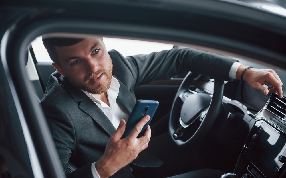 Телефон за рулем - вот что вам грозит!