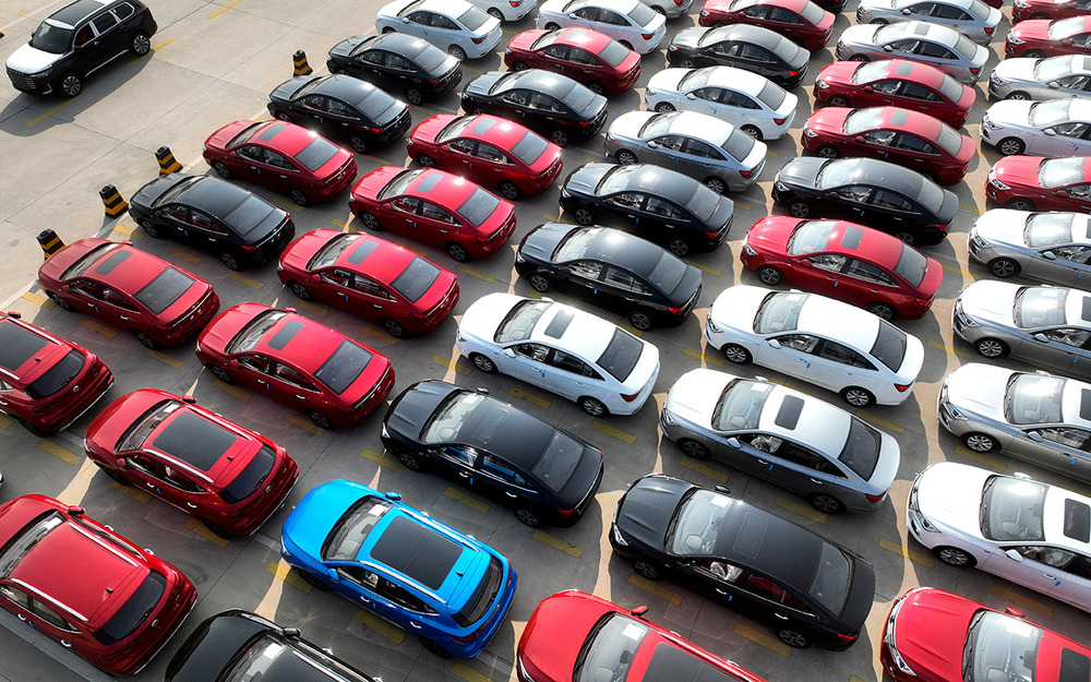 «Автостат»: количество нераспроданных новых машин на рынке РФ достигло 175 тысяч