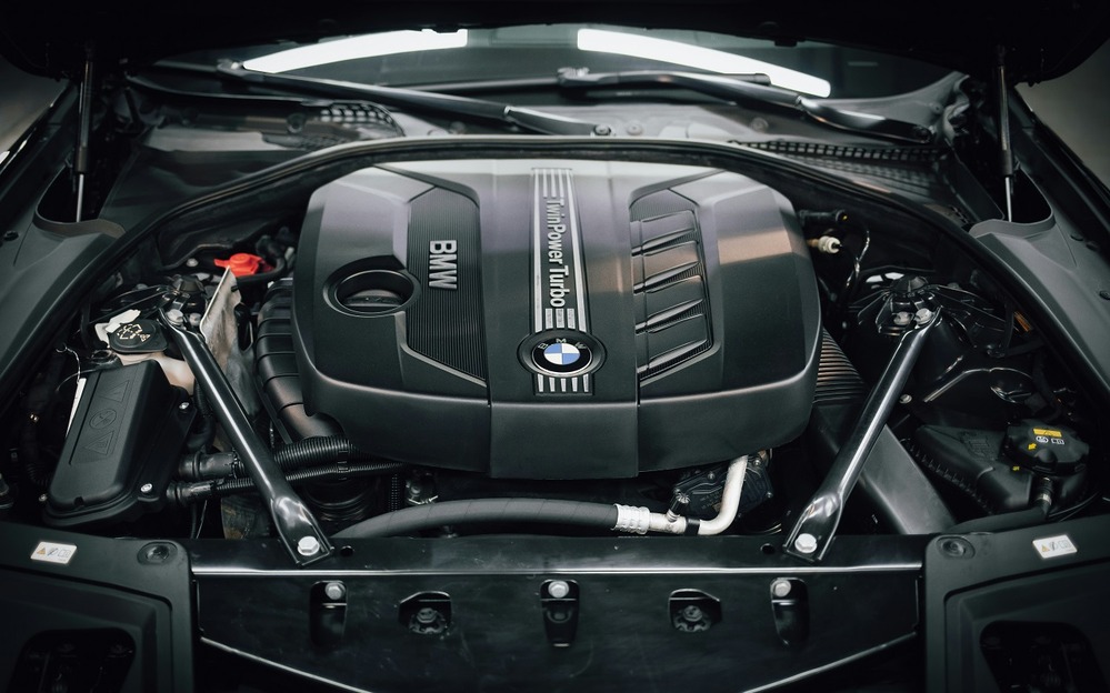 В компании BMW признали, что от ДВС не получится отказаться никогда