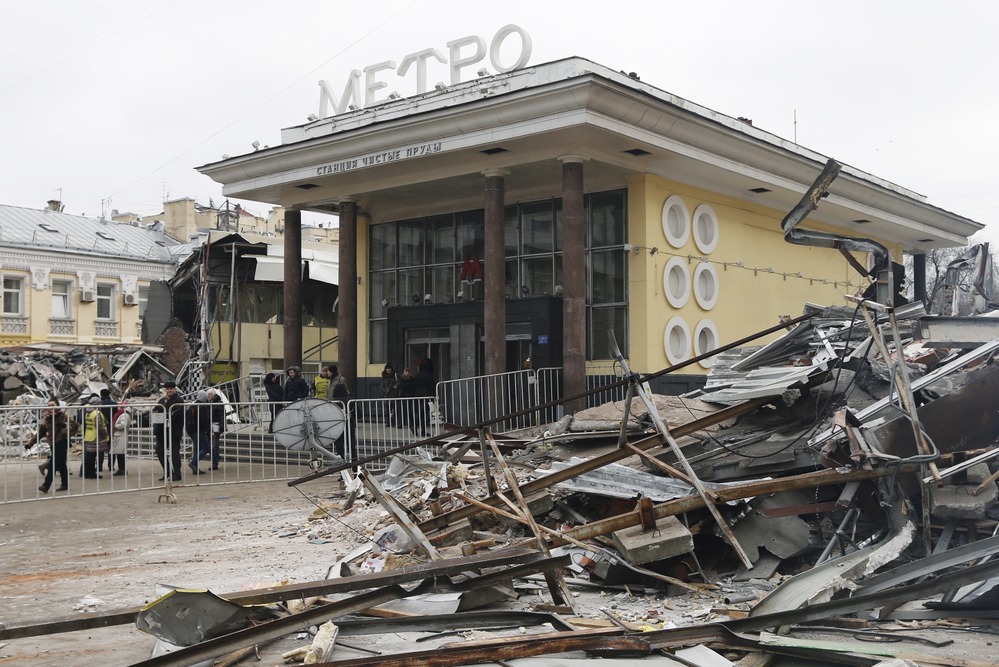 Малый бизнес в Москве уступит место платным парковкам