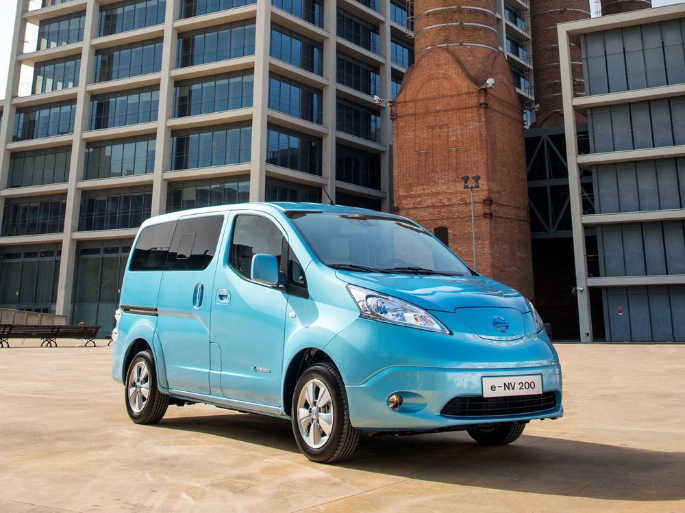 Nissan взялся за производство второго электрокара - e-NV200