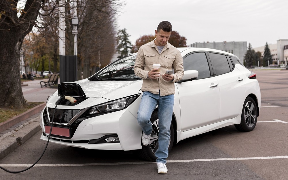 «Готовы к весне лучше бензиновых»: развеян миф об опасности луж для электрокаров