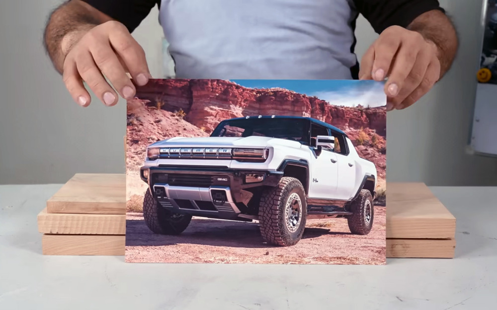 Видео для отдыха: мини-копия Hummer из дерева