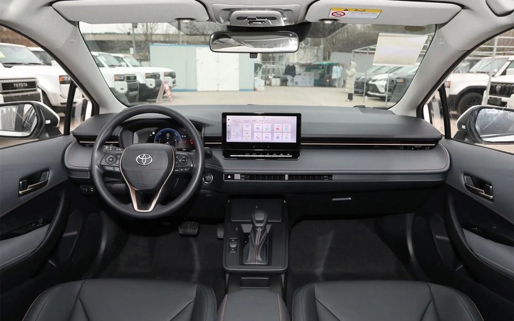 Интерьер обновленной Toyota Corolla для китайского рынка