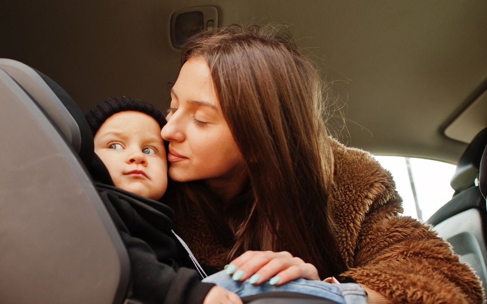 Как выбрать люльку и детское автокресло - подробный гайд