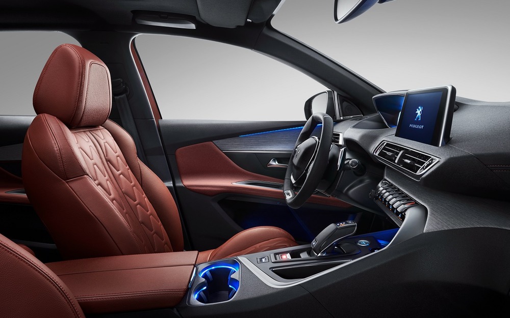 Интерьер Peugeot 4008