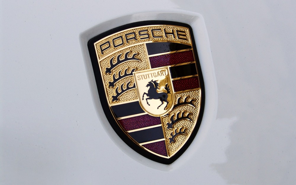 Porsche сдает позиции: покупатели все реже выбирают электромобили марки