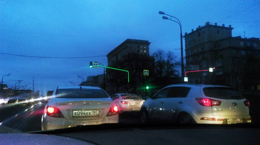 В Москве появились светящиеся опоры