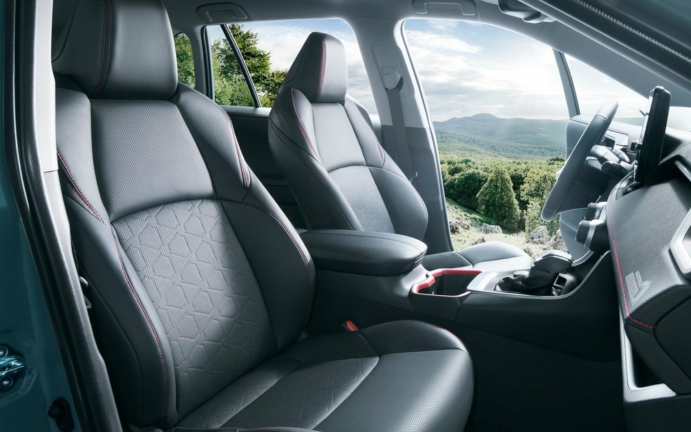 Интерьер Toyota RAV4