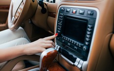 Импортируемые в РФ машины хотят обязать оснащать FM-радио