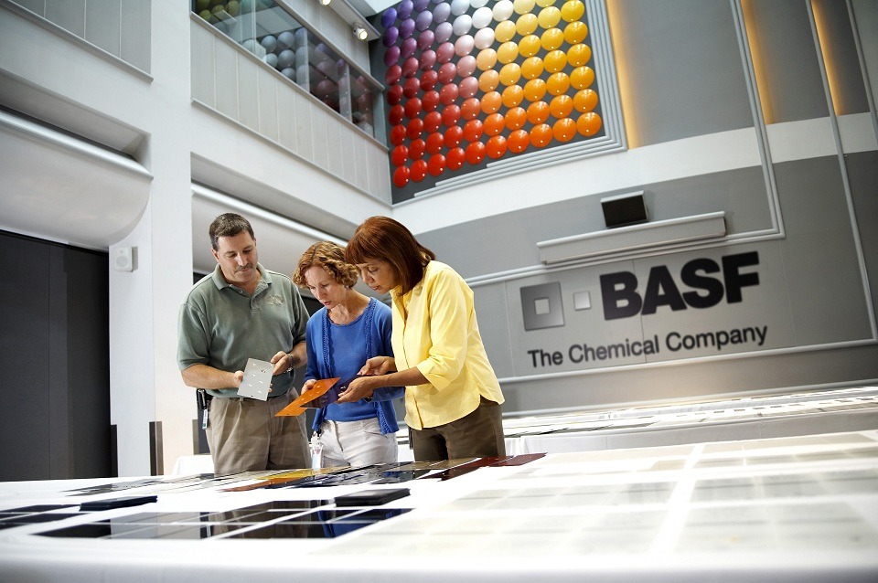 BASF построит в Китае завод автокрасок