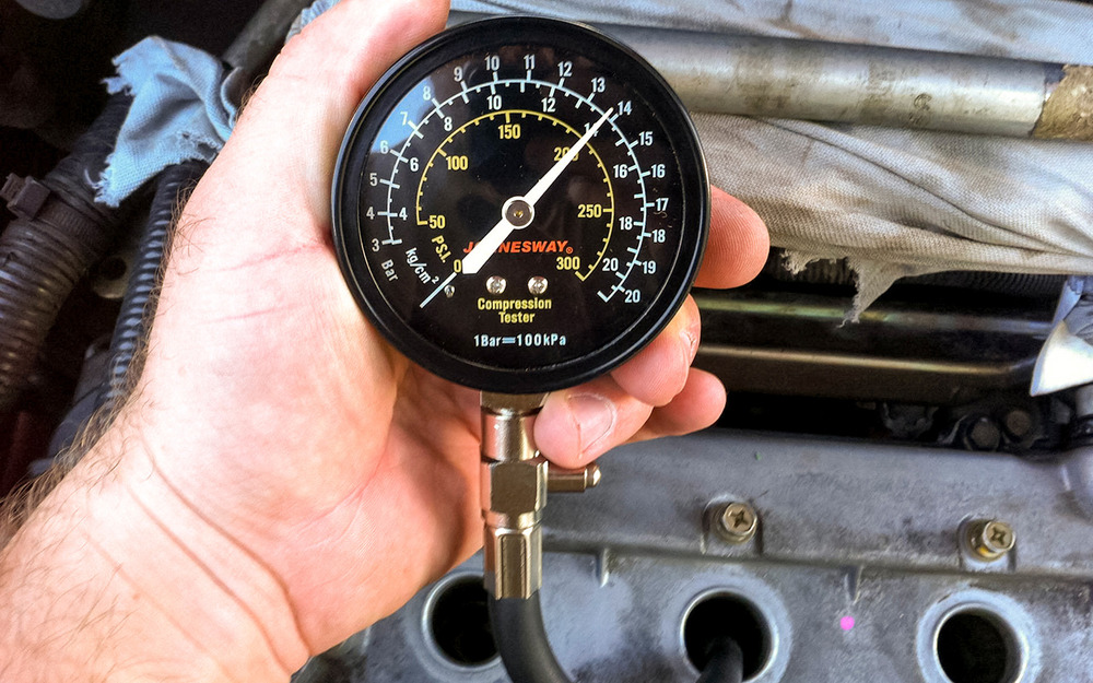 Замер компрессии - способ, проверенный десятилетиями. Не может ДВС ­работать при несжатой смеси!