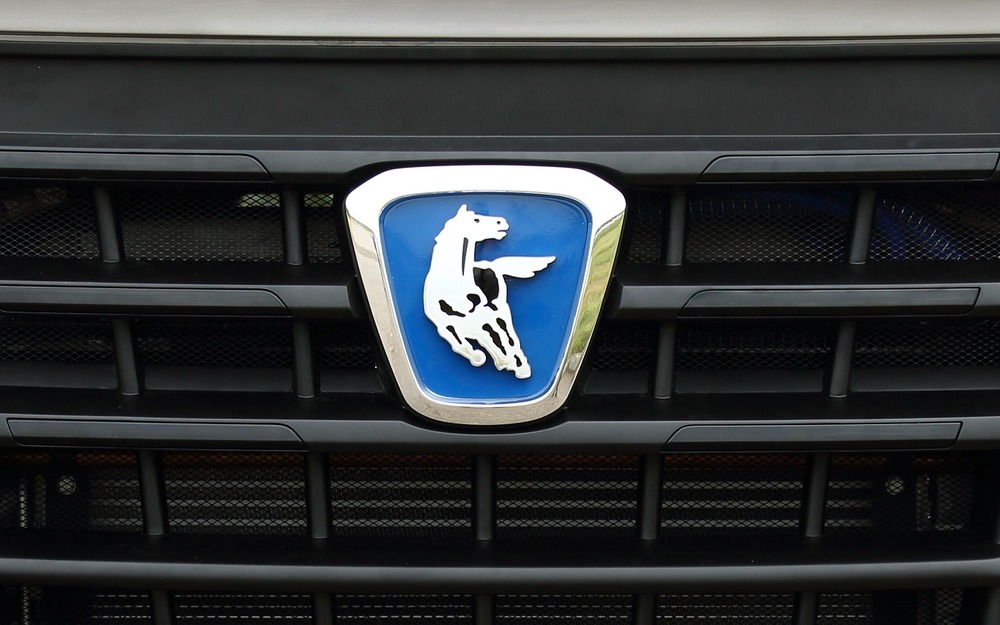 Традиционная эмблема КАМАЗа