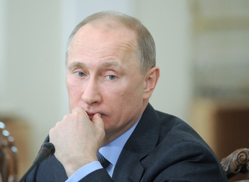 Путин выступил против снижения цен на топливо 