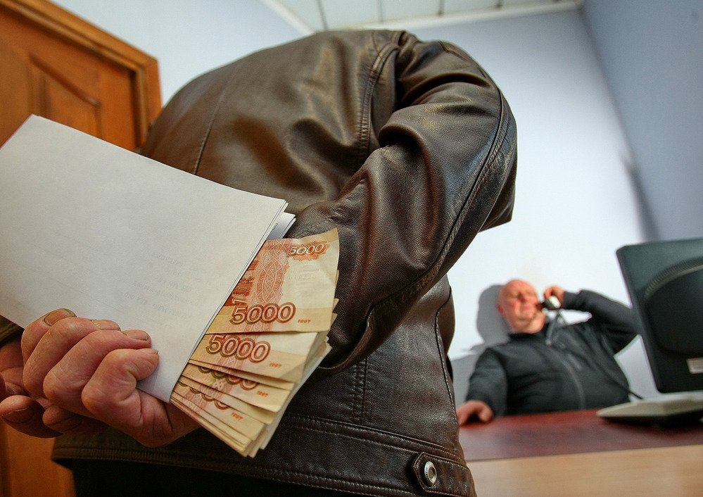 За попытку откупиться за пьяную езду москвич сядет в тюрьму и выплатит 12 млн рублей