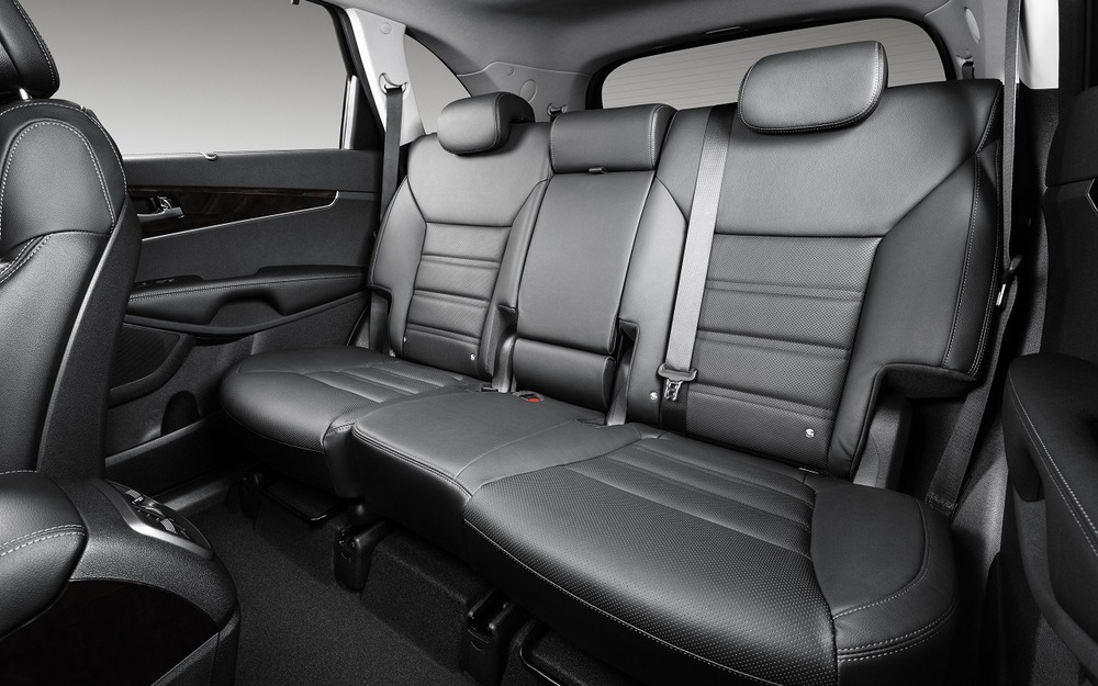 Материалы интерьера Kia Sorento Prime - не самые стойкие к истиранию.