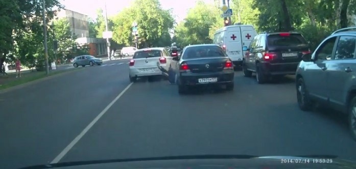Глухонемой Прутян, сбивший пенсионера в Москве, останется в СИЗО