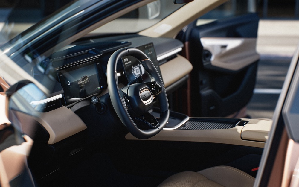 Интерьер Lynk &amp; Co 08