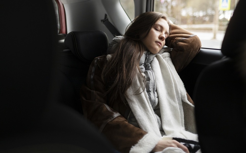 Зачем надо всегда пристегиваться на заднем сиденье