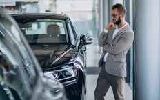 Ажиотаж из-за нового утильсбора закончился: продажи новых авто пошли на спад