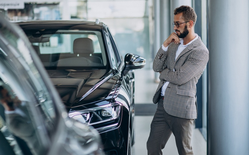 Ажиотаж из-за нового утильсбора закончился: продажи новых авто пошли на спад