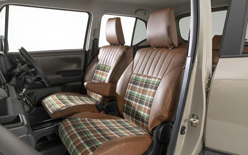 Интерьер Suzuki XBee Bemore