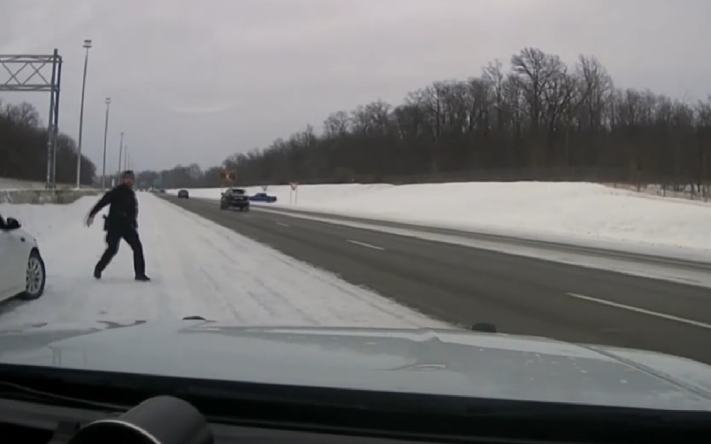 Полицейскому подарили жизнь на Рождество (видео)