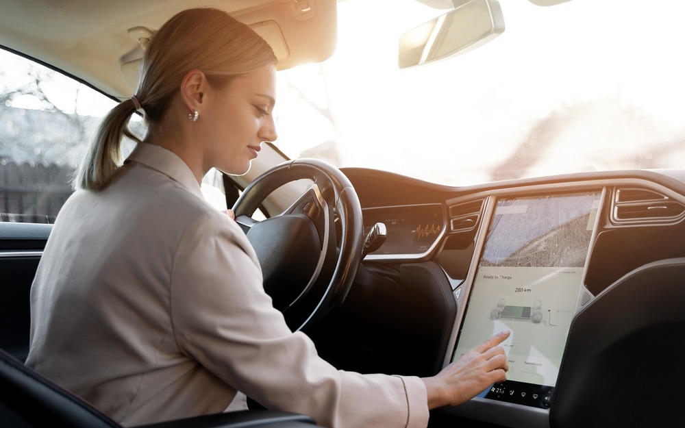 Проверка «мозгов» и батарей - советы по покупке подержанного автомобиля с автопилотом